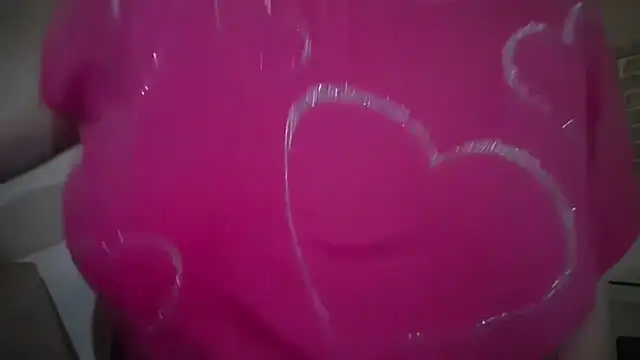 Snapshot of AalinnaK chatting on 12.05.25 AalinnaK online show from 12.05.25