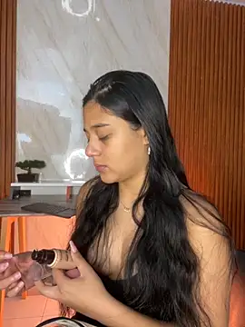 floriamANDjazmin online show from 11.18.25