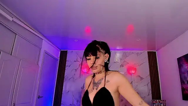 AuroraDiaz online show from 12.17.25