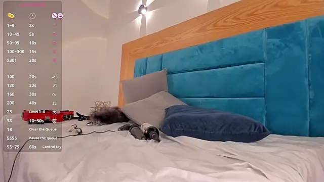 AssQueen18 online show from 02.20.25