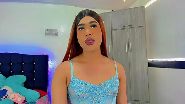 Hellen moons   online show from 09.24.25