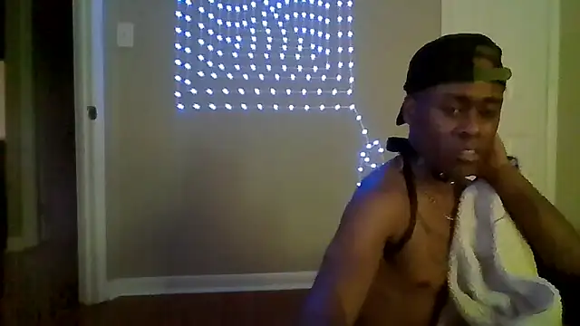 Snapshot of PETER-RABIT chatting on 12.29.24 PETER-RABIT online show from 12.29.24