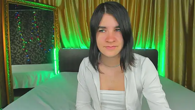  Polly Love  online show from 10.02.25