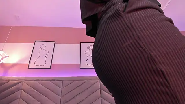 Megan mooree  online show from 01.22.25