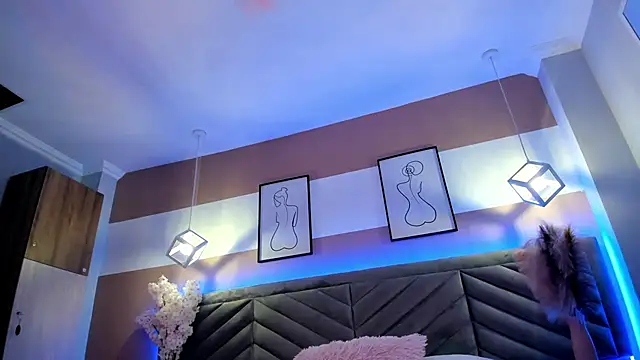 Megan mooree  online show from 01.29.25