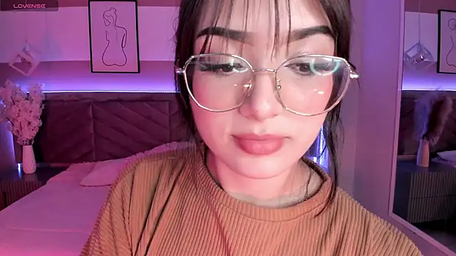 Megan mooree  online show from 01.29.25