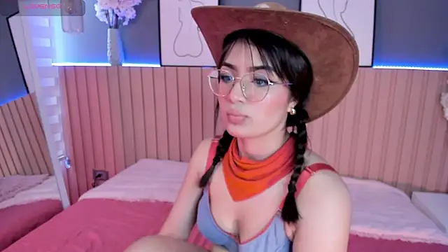 Megan mooree  online show from 02.11.25