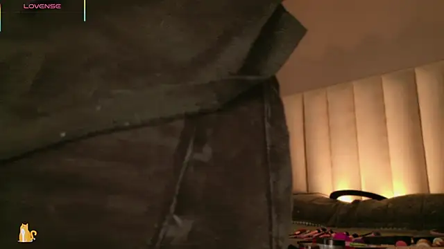 Megan mooree  online show from 10.11.25