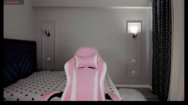 oxxx me online show from 04.14.26