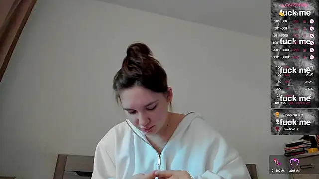 Holly Molii online show from 02.18.25