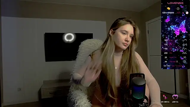 Holly Molii online show from 11.22.25