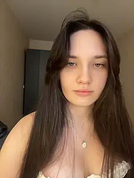 Snapshot of Holly_Molii chatting on 06.25.26 Holly Molii online show from 06.25.26