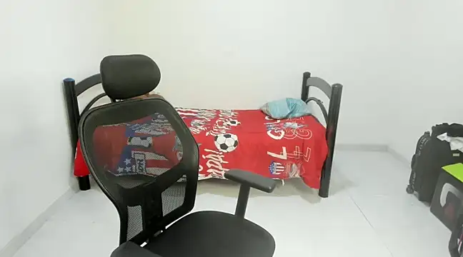 Snapshot of nikol_sexy39 chatting on 01.27.25 nikol sexy39 online show from 01.27.25