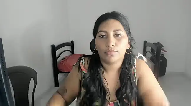 Snapshot of nikol_sexy39 chatting on 02.15.25 nikol sexy39 online show from 02.15.25