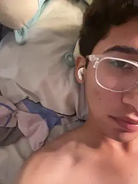 Gomezs-04 online show from 03.20.25