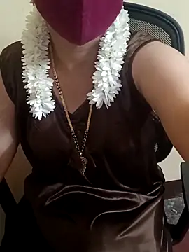 Snapshot of yourtamilcouple chatting on 02.21.25 yourtamilcouple online show from 02.21.25