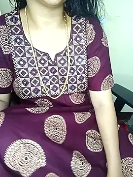 Snapshot of yourtamilcouple chatting on 10.04.25 yourtamilcouple online show from 10.04.25