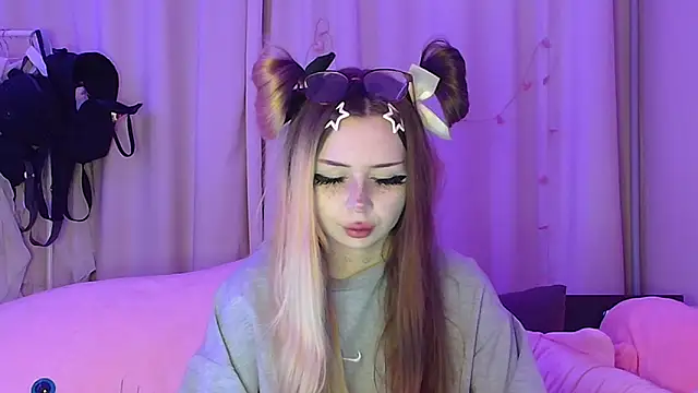 suemeow online show from 02.14.26