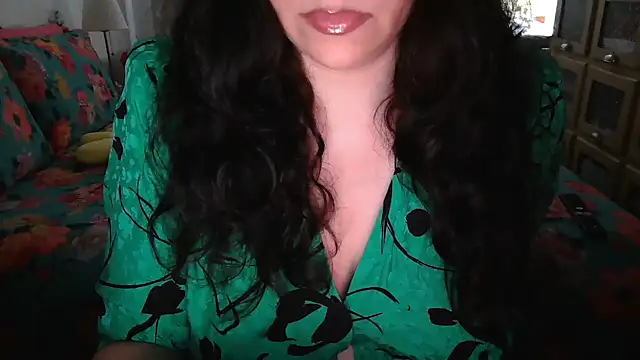 Snapshot of CronacaErotica chatting on 09.19.25 CronacaErotica online show from 09.19.25