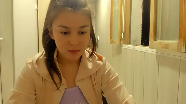 Snapshot of LunaXmii chatting on 09.23.25 LunaXmii online show from 09.23.25