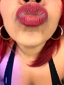 EmmaHot online show from 10.22.25