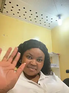 Curveysinaa online show from 02.17.25