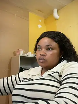 Curveysinaa online show from 03.05.25