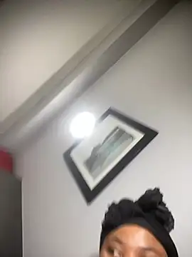 Curveysinaa online show from 03.14.25