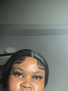 Curveysinaa online show from 03.17.25