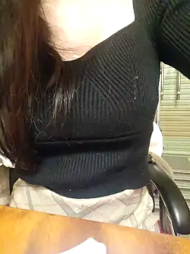 Snapshot of Claire_xixi1 chatting on 12.13.24 Claire xixi1 online show from 12.13.24