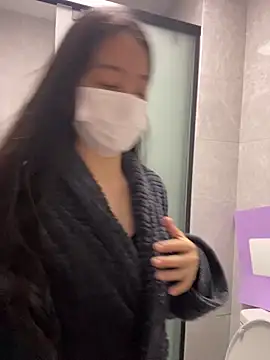 Snapshot of Claire_xixi1 chatting on 03.18.25 Claire xixi1 online show from 03.18.25