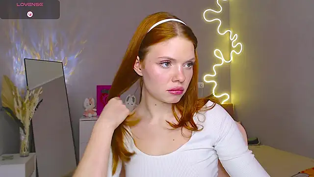 Red  Candy online show from 03.06.25