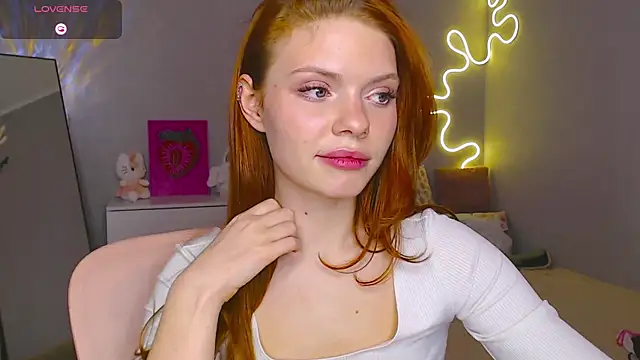 Red  Candy online show from 03.06.25