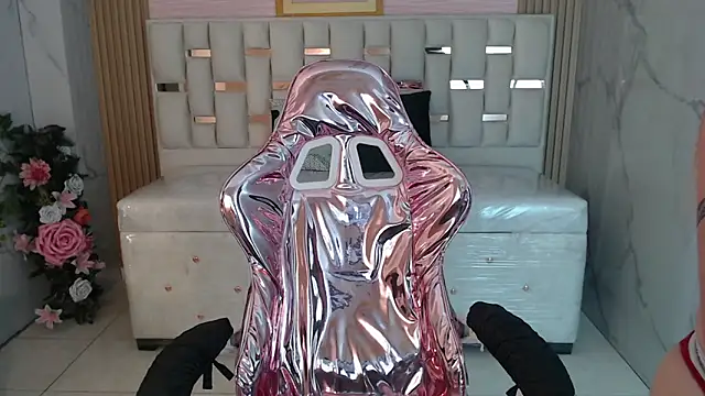 Snapshot of merloth_sub chatting on 02.06.25 merloth sub online show from 02.06.25