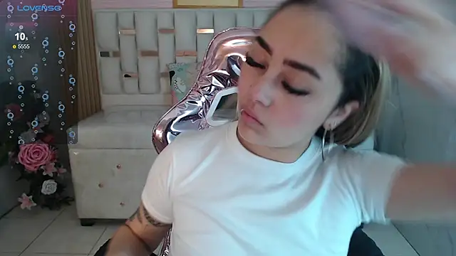 Snapshot of merloth_sub chatting on 03.01.25 merloth sub online show from 03.01.25