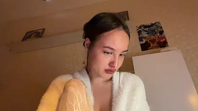 Snapshot of milkyWeyy chatting on 09.18.25 milkyWeyy online show from 09.18.25