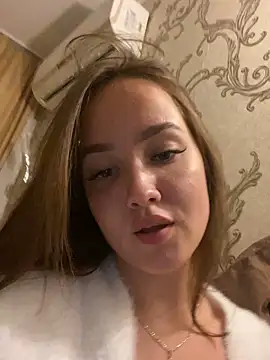 Snapshot of milkyWeyy chatting on 09.26.25 milkyWeyy online show from 09.26.25