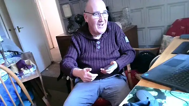 Adamdaddybear online show from 02.06.25