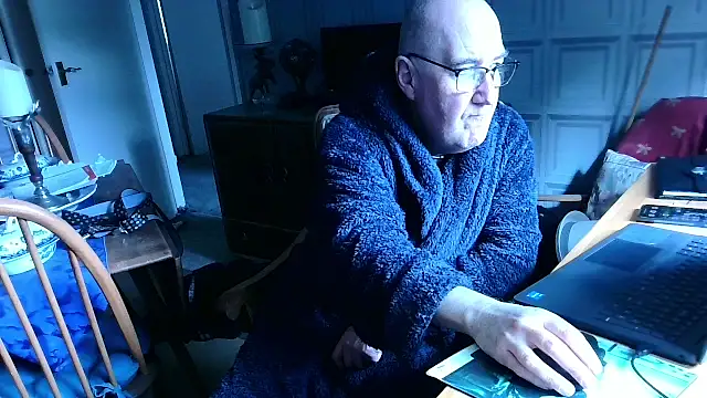 Adamdaddybear online show from 03.12.25