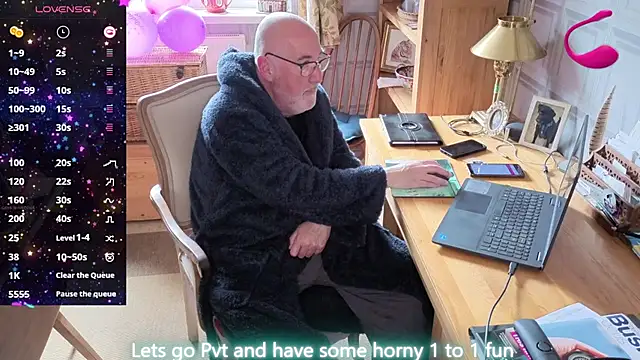 Snapshot of Adamdaddybear chatting on 06.17.26 Adamdaddybear online show from 06.17.26