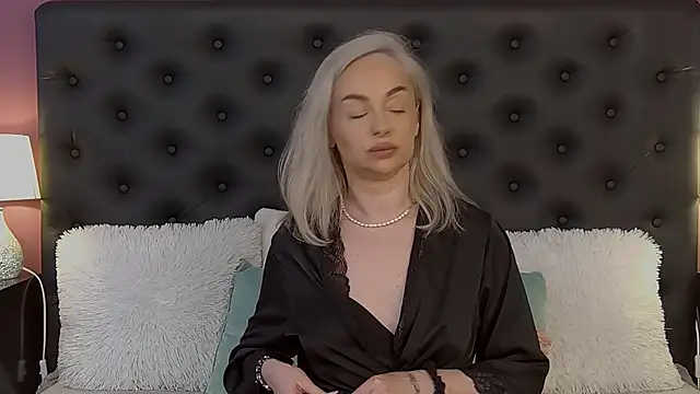 JaquelineM online show from 04.21.26