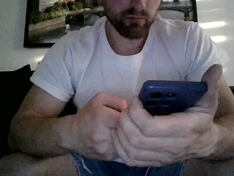 Snapshot of mikhael999 chatting on 05.03.26 mikhael999 online show from 05.03.26