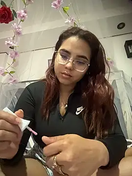 Snapshot of Miapeyton chatting on 09.28.25 Miapeyton online show from 09.28.25