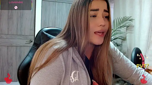 Lucia star   online show from 02.10.26