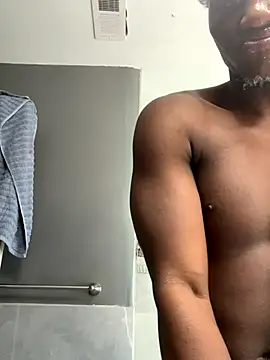 Snapshot of Festivitiesking1 chatting on 10.11.25 Festivitiesking1 online show from 10.11.25