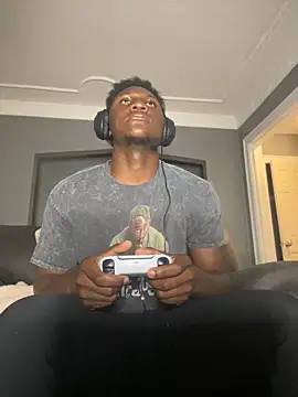 Snapshot of Festivitiesking1 chatting on 10.29.25 Festivitiesking1 online show from 10.29.25