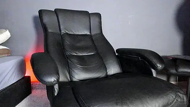 Snapshot of Brock_hurn1 chatting on 11.22.25 Brock hurn1 online show from 11.22.25