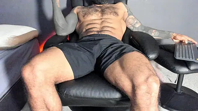 Snapshot of Brock_hurn1 chatting on 11.26.25 Brock hurn1 online show from 11.26.25