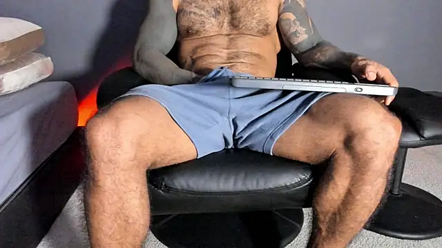 Snapshot of Brock_hurn1 chatting on 11.26.25 Brock hurn1 online show from 11.26.25