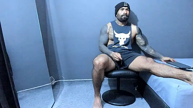 Snapshot of Brock_hurn1 chatting on 12.13.25 Brock hurn1 online show from 12.13.25